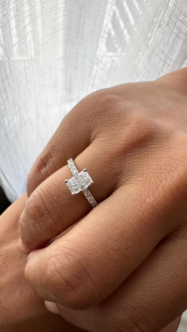 Say yes to elegance and sustainability! 💍✨ Our lab-grown diamond rings radiate brilliance, beauty, and ethical luxury—crafted for your forever moments. 💎💕

#lagani_jewellery #labgrowndiamond #ethicalluxury #engagementring #diamondlover
